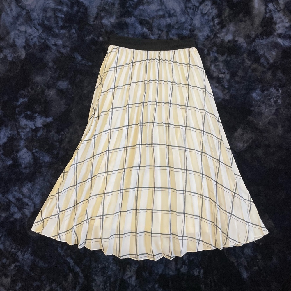 Plaid pleated midi skirt